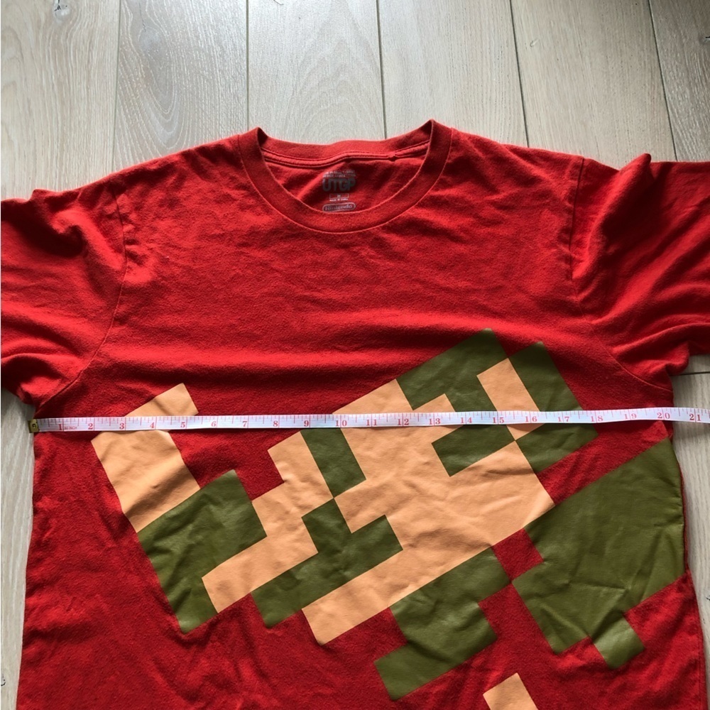 Uniqlo UT Nintendo Super Mario T-Shirt - Picture 3 of 11